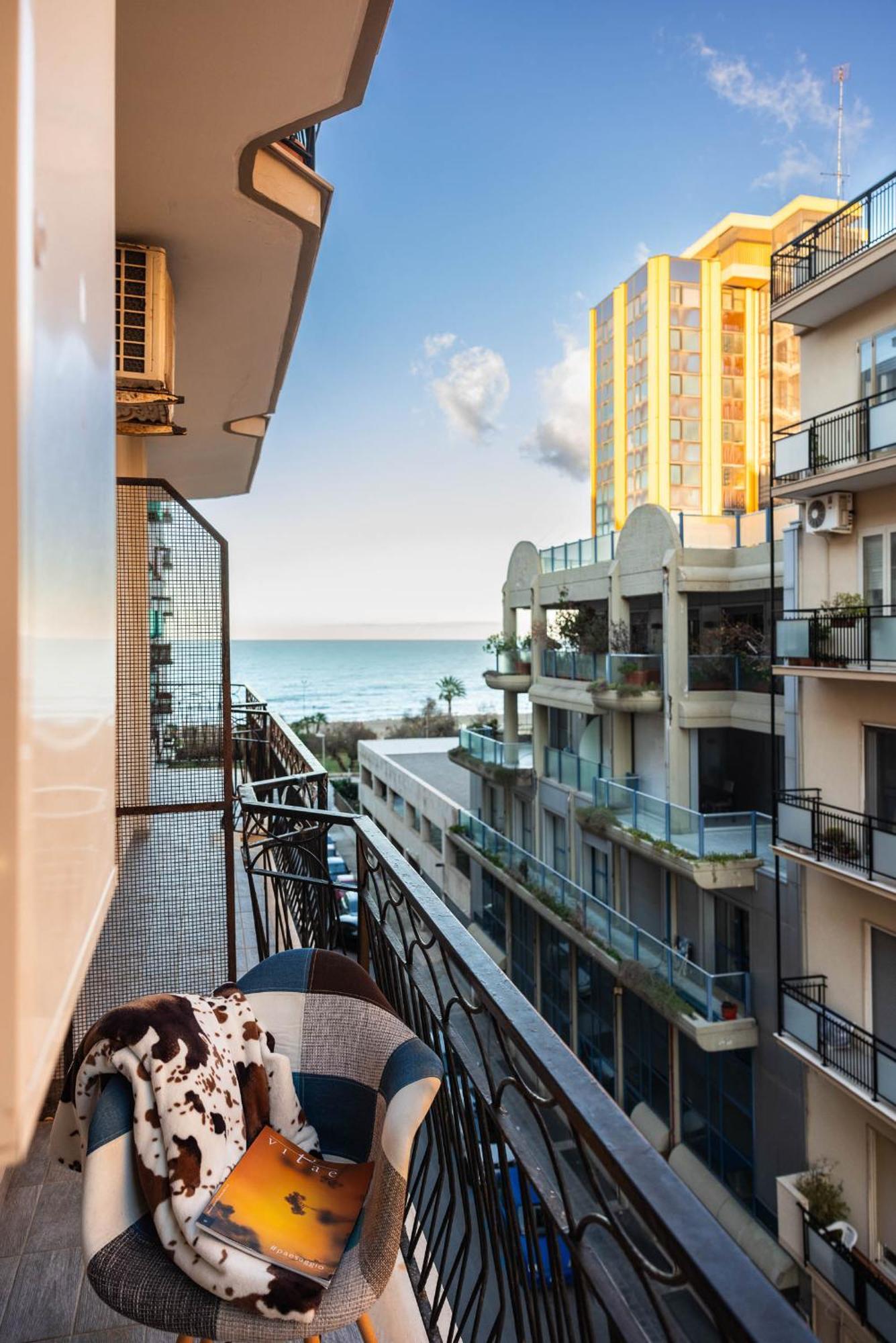 Апартаменты Casa Dei Visionari - Mare Бари Экстерьер фото