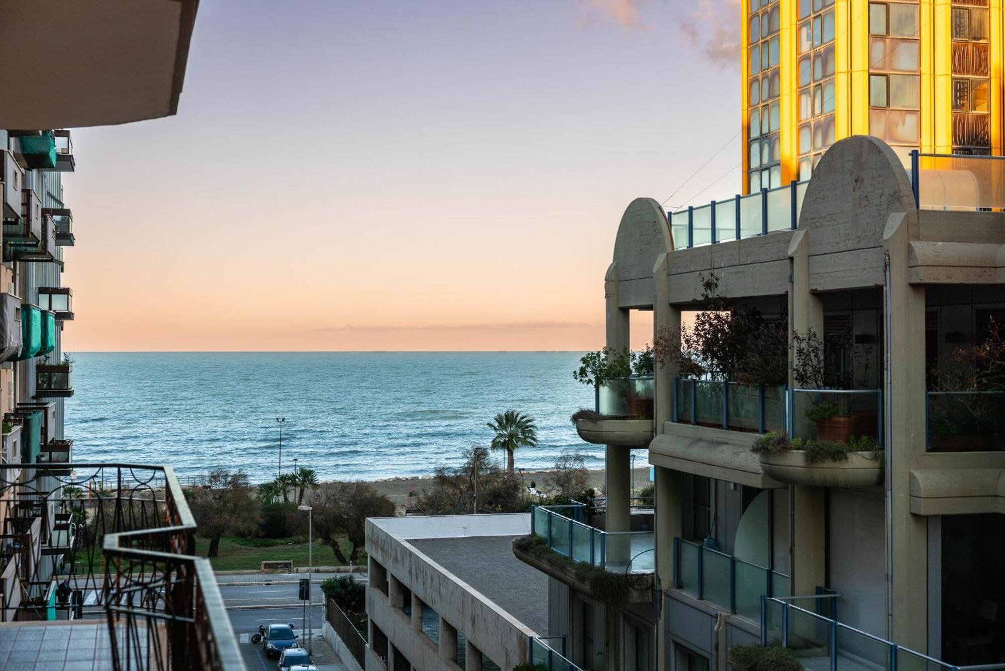 Апартаменты Casa Dei Visionari - Mare Бари Экстерьер фото