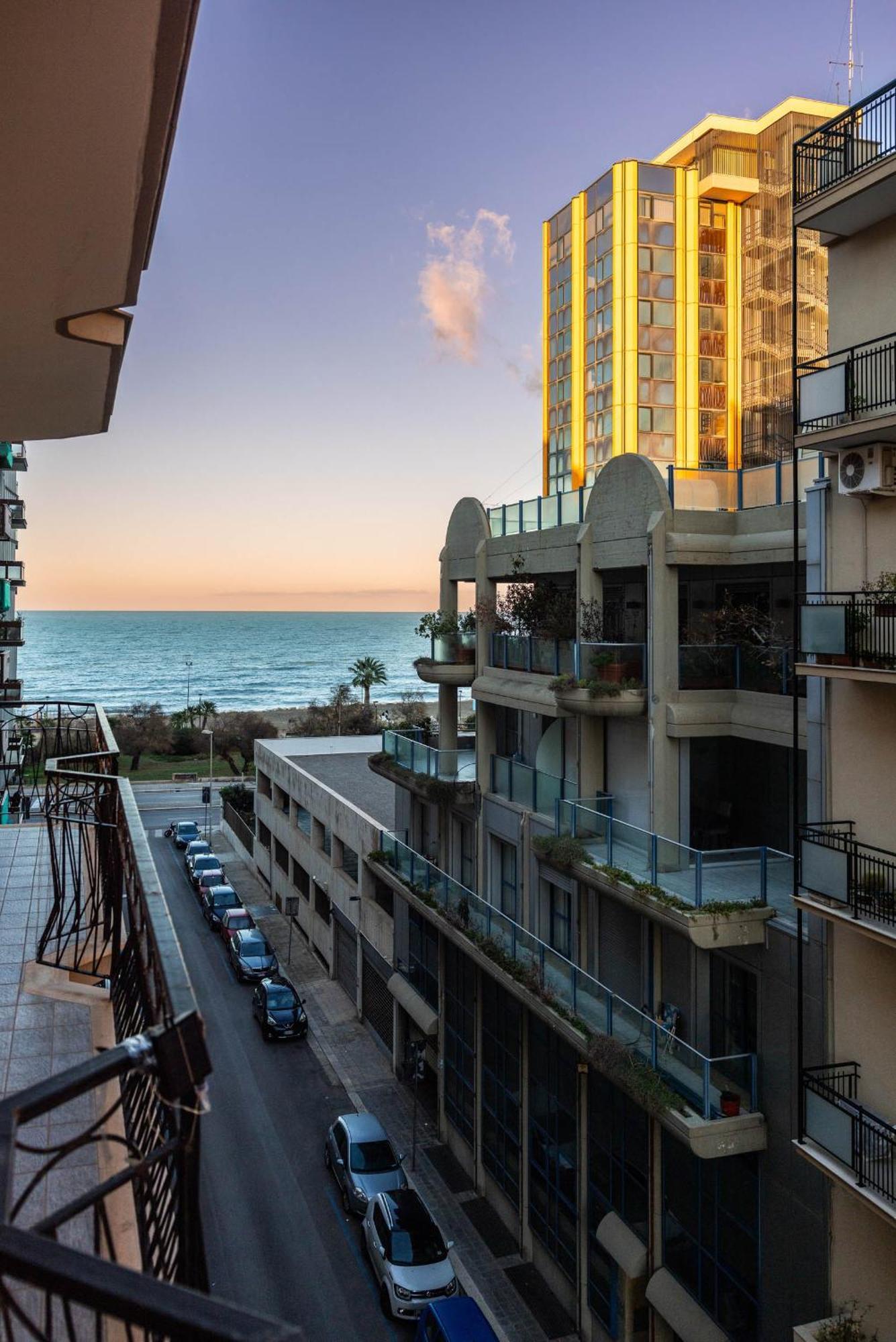 Апартаменты Casa Dei Visionari - Mare Бари Экстерьер фото
