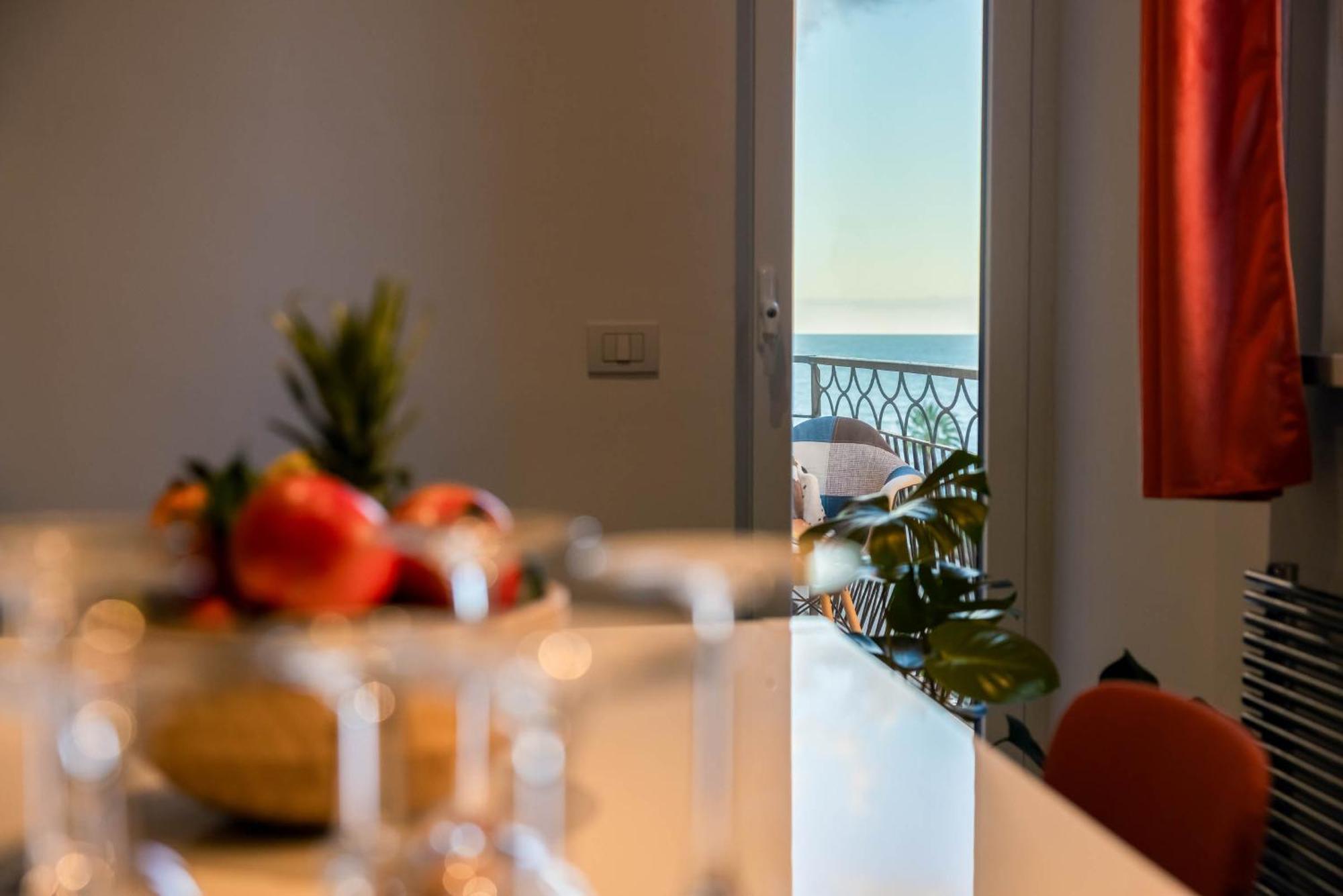 Апартаменты Casa Dei Visionari - Mare Бари Экстерьер фото