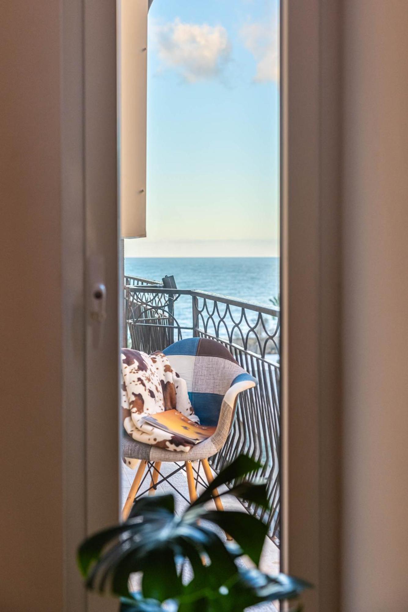 Апартаменты Casa Dei Visionari - Mare Бари Экстерьер фото